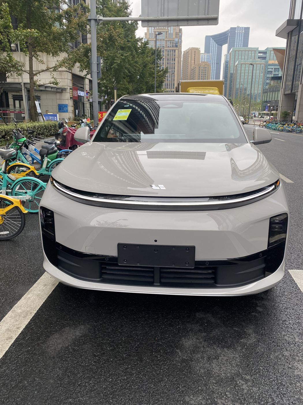 博天堂真人 MEGA 高压纯电 MPV